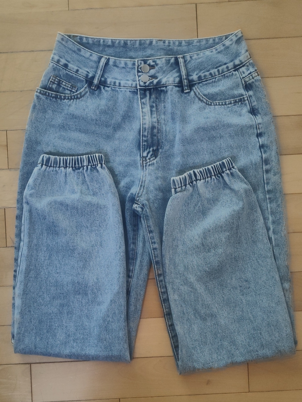NWOT Light Wash High-Waist Jeans Oversized/Baggy